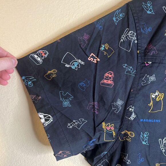 Men’s Short Sleeve Black Printed Button Down Shirt by Magnlens size Medium NWT - Picture 10 of 11